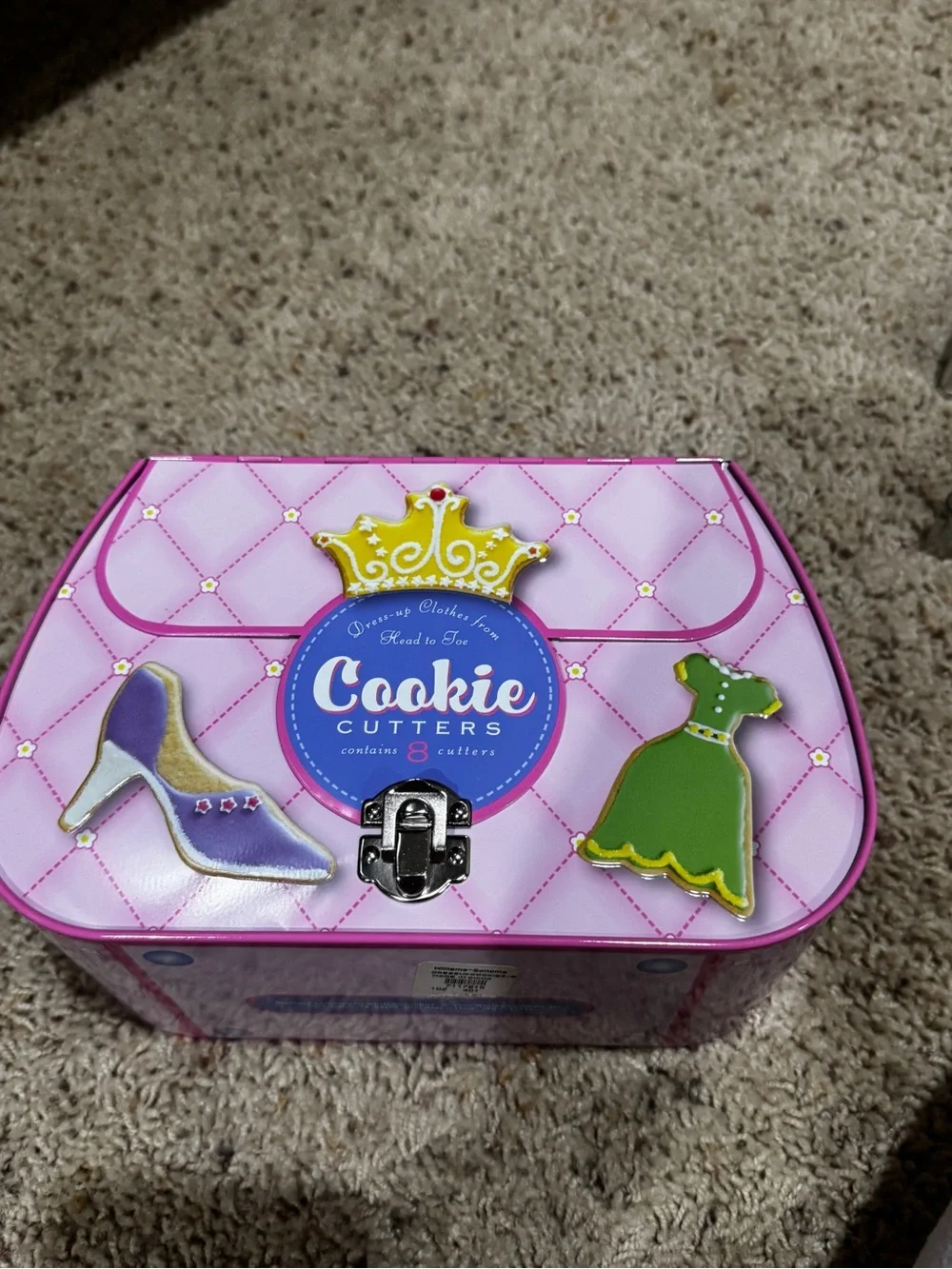 New Williams Sonoma dress up clothes cookie cutter set in pink tin purse